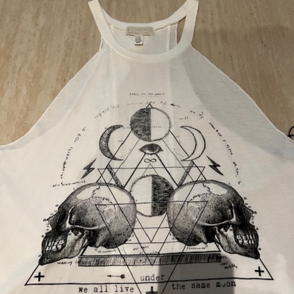 NWT Billabong Designer's Closet Graphic White and Black Halter Tank M RARE - Picture 2 of 4